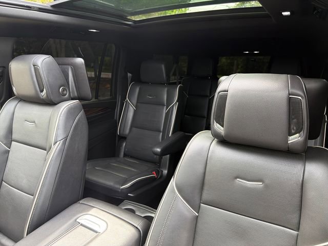 Used 2024 Cadillac Escalade ESV Premium Luxury w/ Performance Package AWD/4WD image 28
