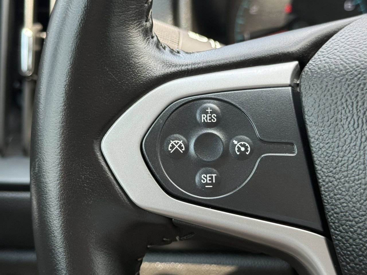 Used 2022 Chevrolet Colorado LT AWD/4WD image 13