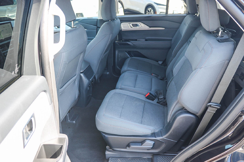 Certified 2025 Ford Explorer Active AWD/4WD image 21