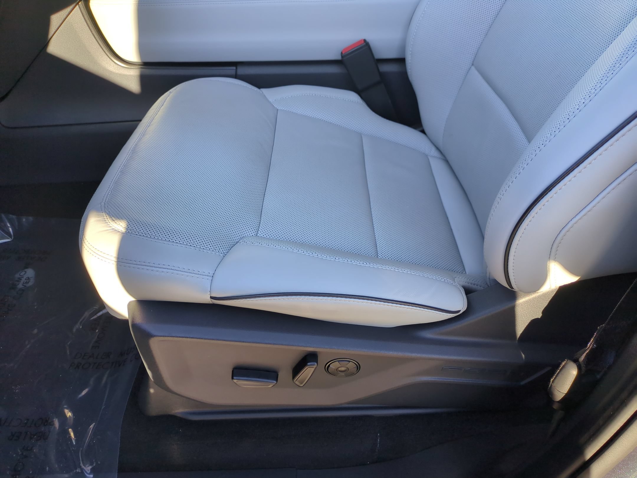 Certified 2025 Ford Expedition Platinum w/ Platinum Ultimate Package AWD/4WD image 17