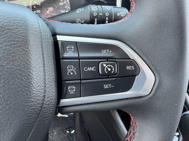 Used 2025 Jeep Compass Trailhawk AWD/4WD image 23