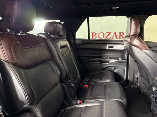 Certified 2020 Ford Explorer Platinum w/ Premium Technology Package AWD/4WD image 32