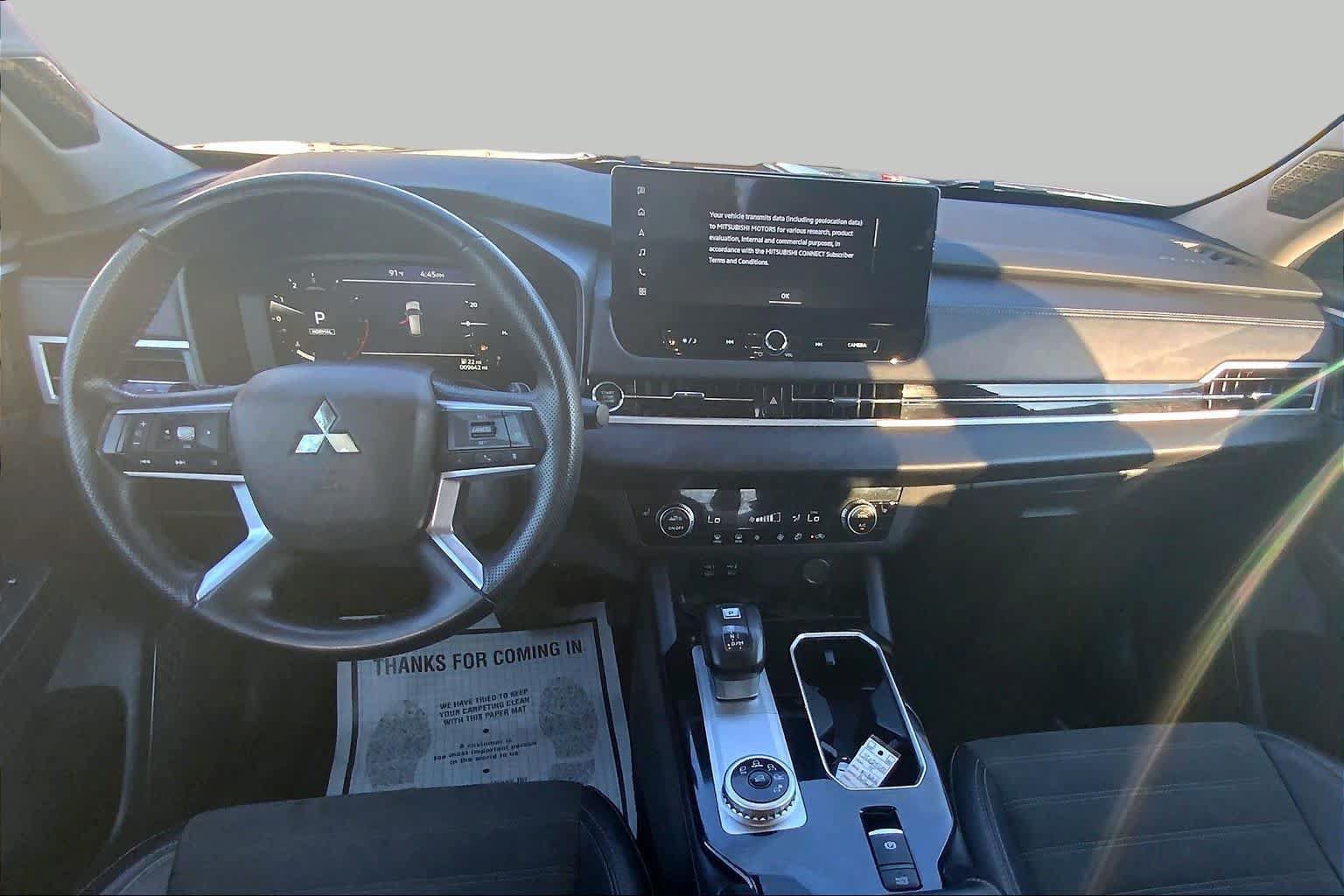 Used 2025 Mitsubishi Outlander SE FWD image 16