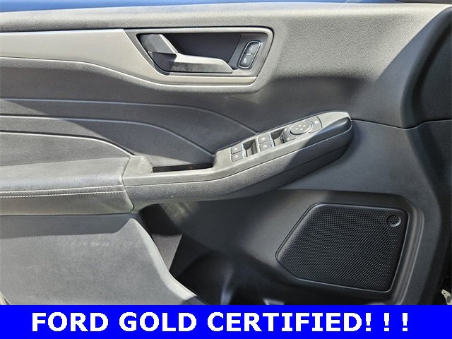 Certified 2022 Ford Escape SE w/ SE Sport Appearance Package image 31