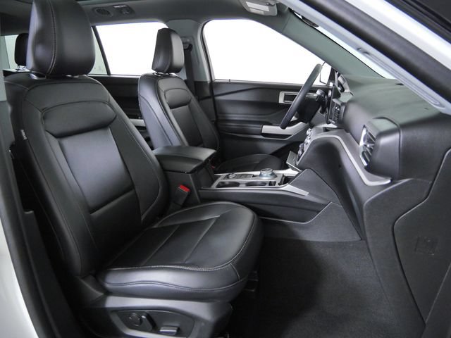 Certified 2024 Ford Explorer XLT w/ Equipment Group 202A AWD/4WD image 12