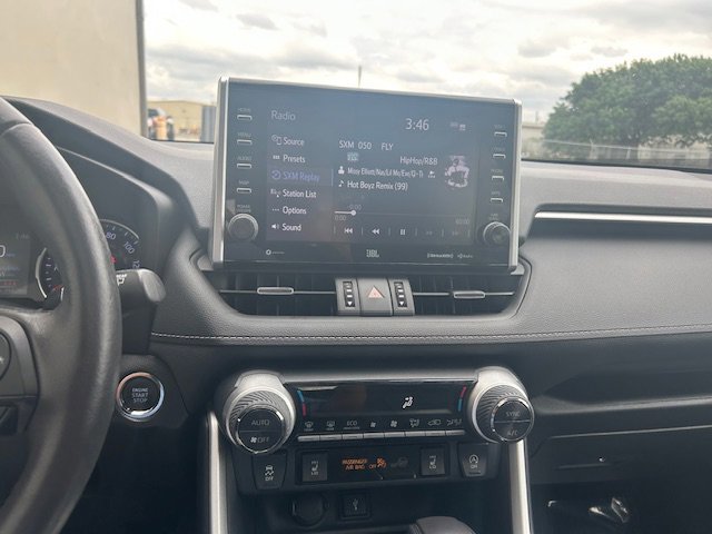 Used 2022 Toyota RAV4 XLE Premium FWD image 17