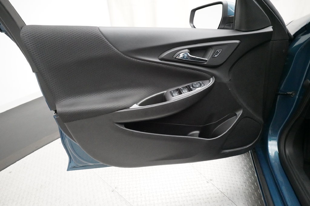 Used 2025 Chevrolet Malibu LT FWD image 26
