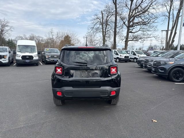 Used 2017 Jeep Renegade Altitude image 4