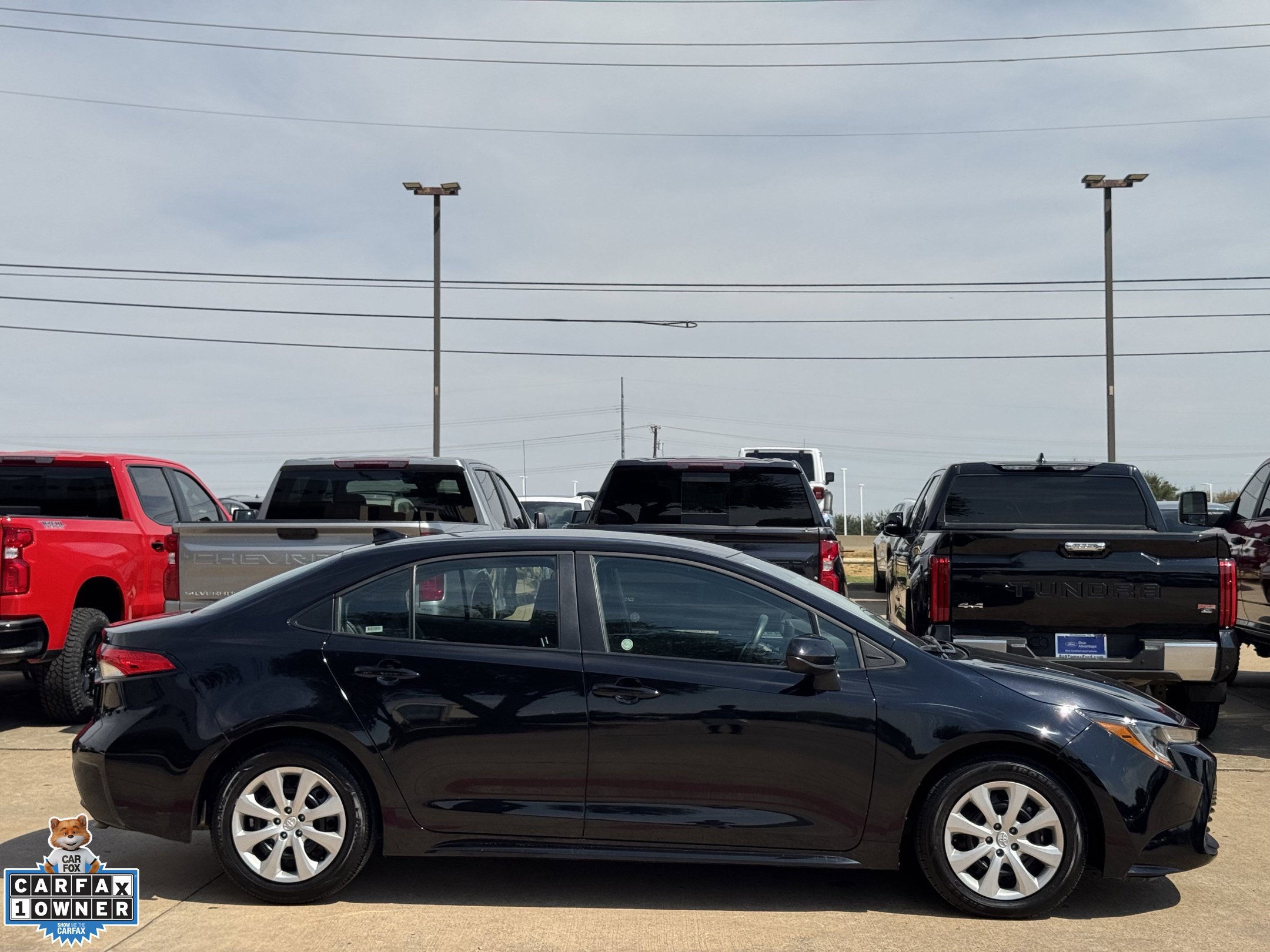 Used 2025 Toyota Corolla LE FWD image 3