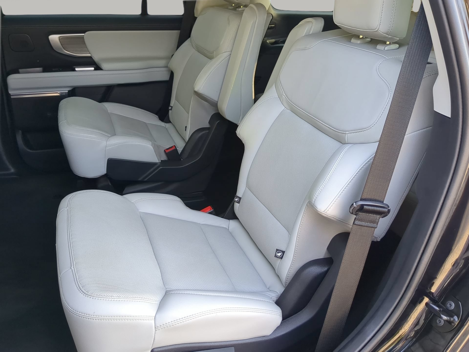 Certified 2025 Ford Expedition Platinum w/ Driver's Package AWD/4WD image 54