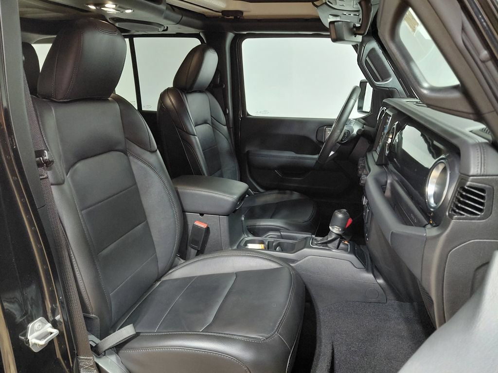 Used 2023 Jeep Wrangler Unlimited Sahara AWD/4WD image 26