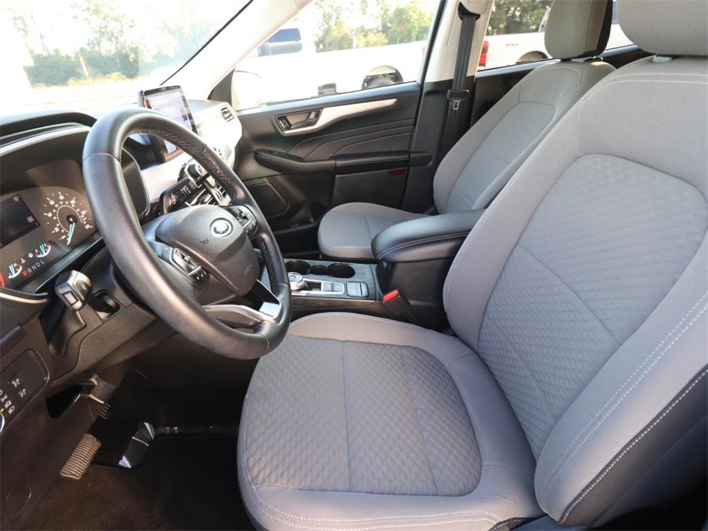 Certified 2022 Ford Escape SE w/ SE Sport Appearance Package image 8