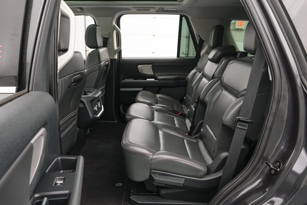 Certified 2025 Ford Expedition Active AWD/4WD image 21