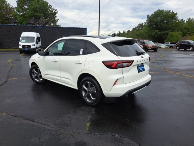 Certified 2024 Ford Escape ST-Line w/ Tech Pack #1 AWD/4WD image 6