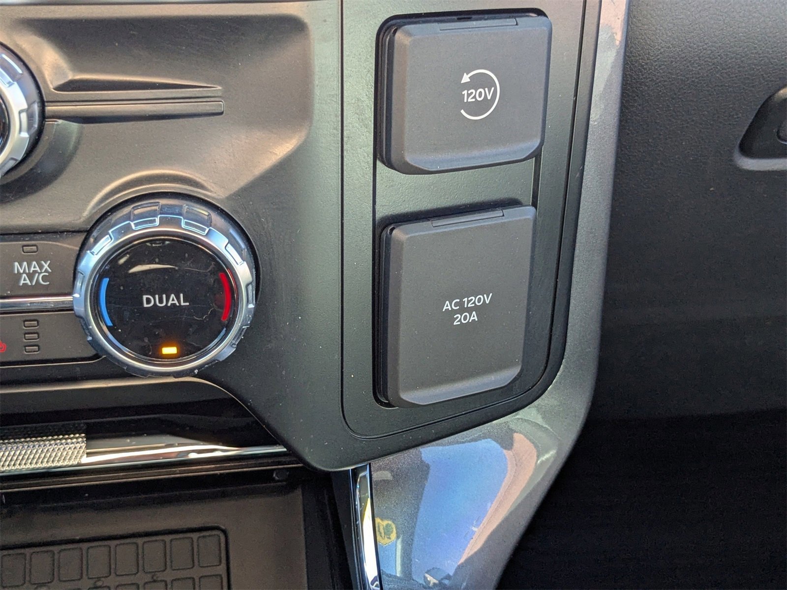 Certified 2023 Ford F150 Lariat w/ Equipment Group 502A High image 24