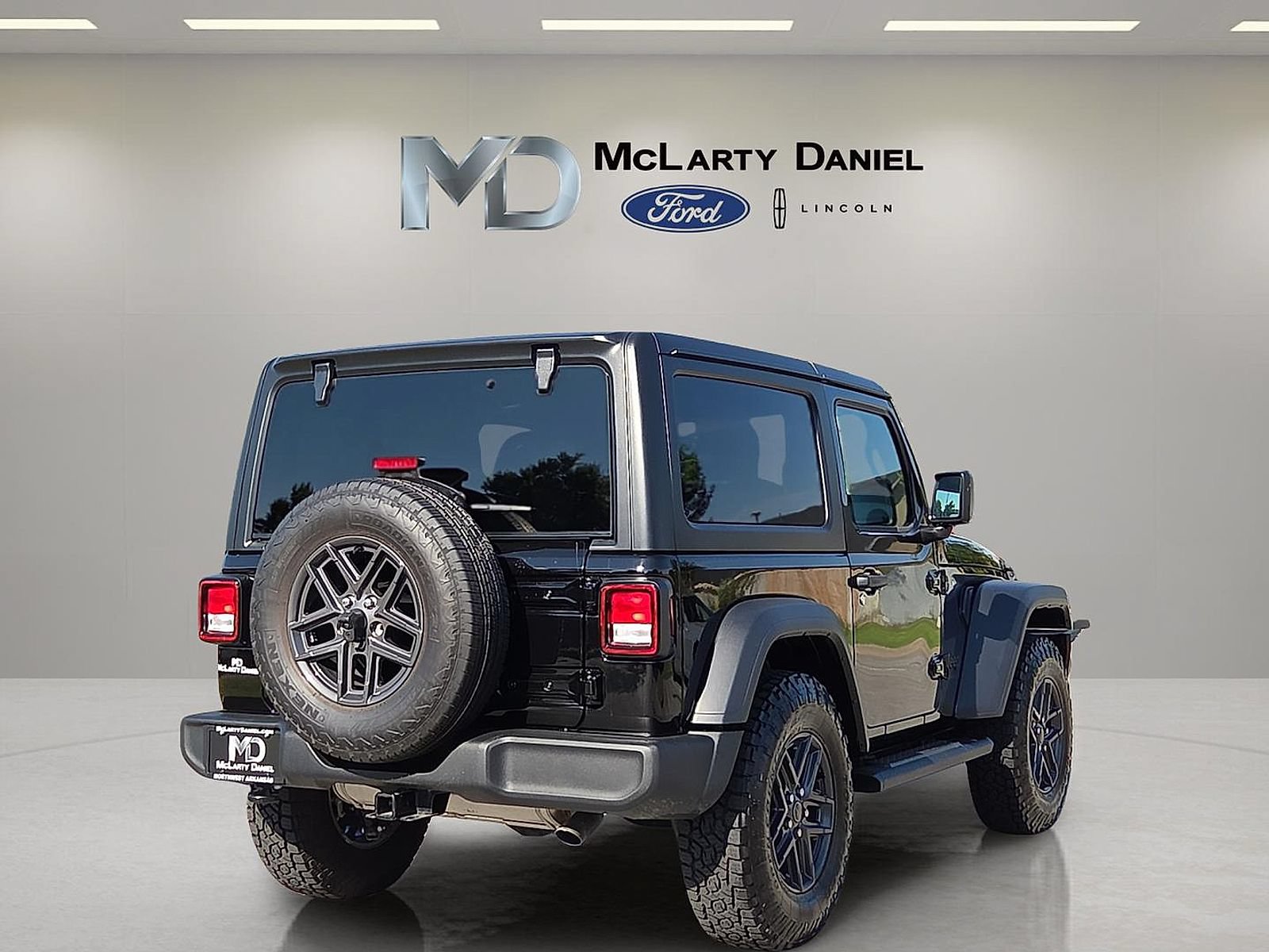 Used 2024 Jeep Wrangler Sport AWD/4WD image 5