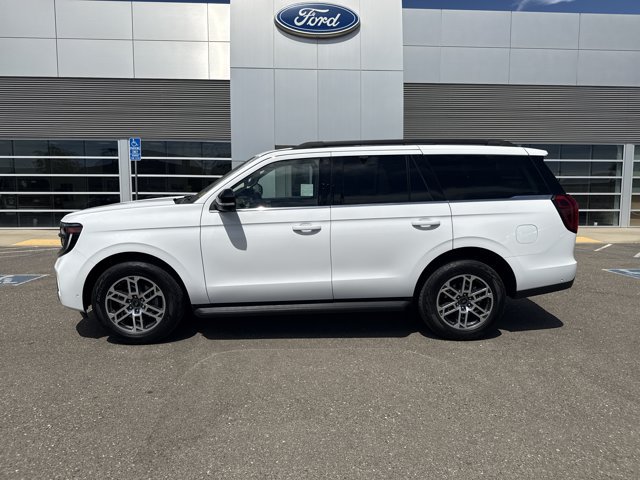 Certified 2025 Ford Expedition Active AWD/4WD image 2