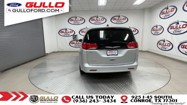 Used 2023 Chrysler Voyager LX FWD image 7