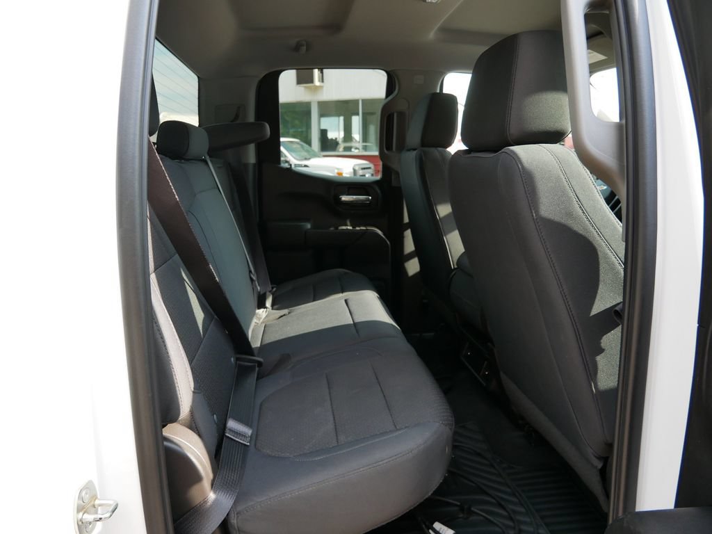 Used 2019 Chevrolet Silverado 1500 Custom w/ Custom Value Package AWD/4WD image 9