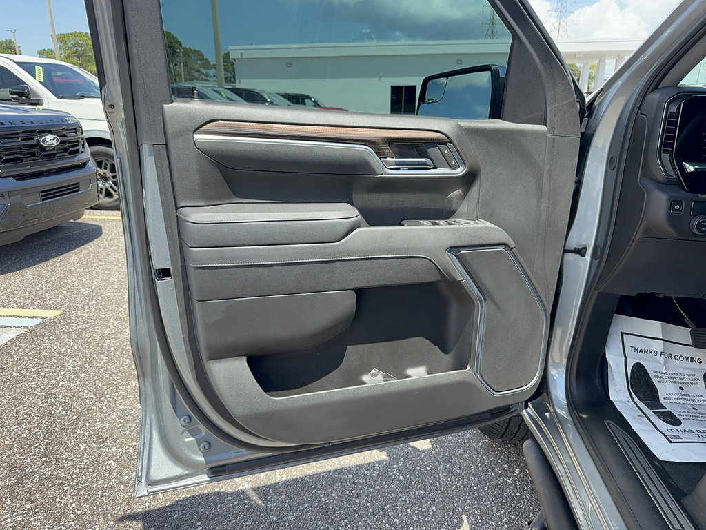 Used 2025 Chevrolet Silverado 1500 LT w/ All Star Edition Plus RWD image 9