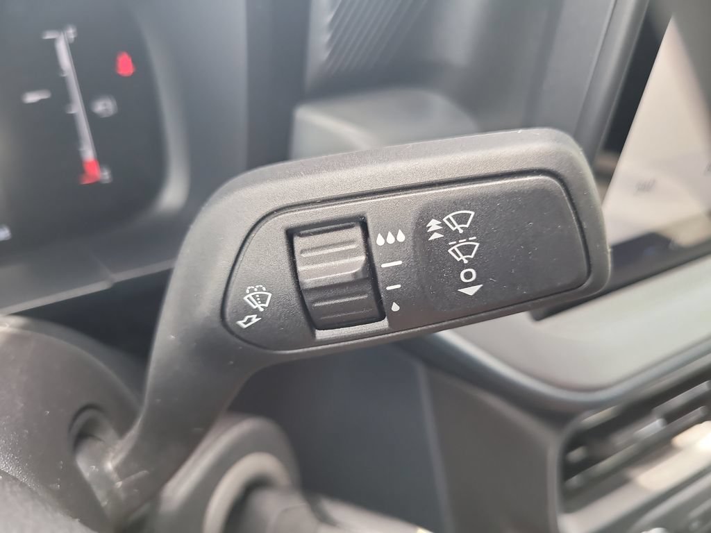 Certified 2025 Ford Maverick XL FWD image 27
