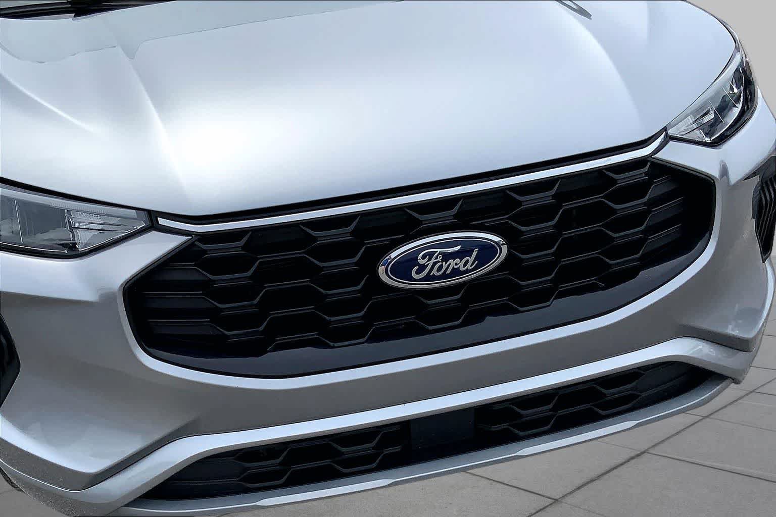 Certified 2024 Ford Escape ST-Line w/ Tech Pack #1 FWD image 29