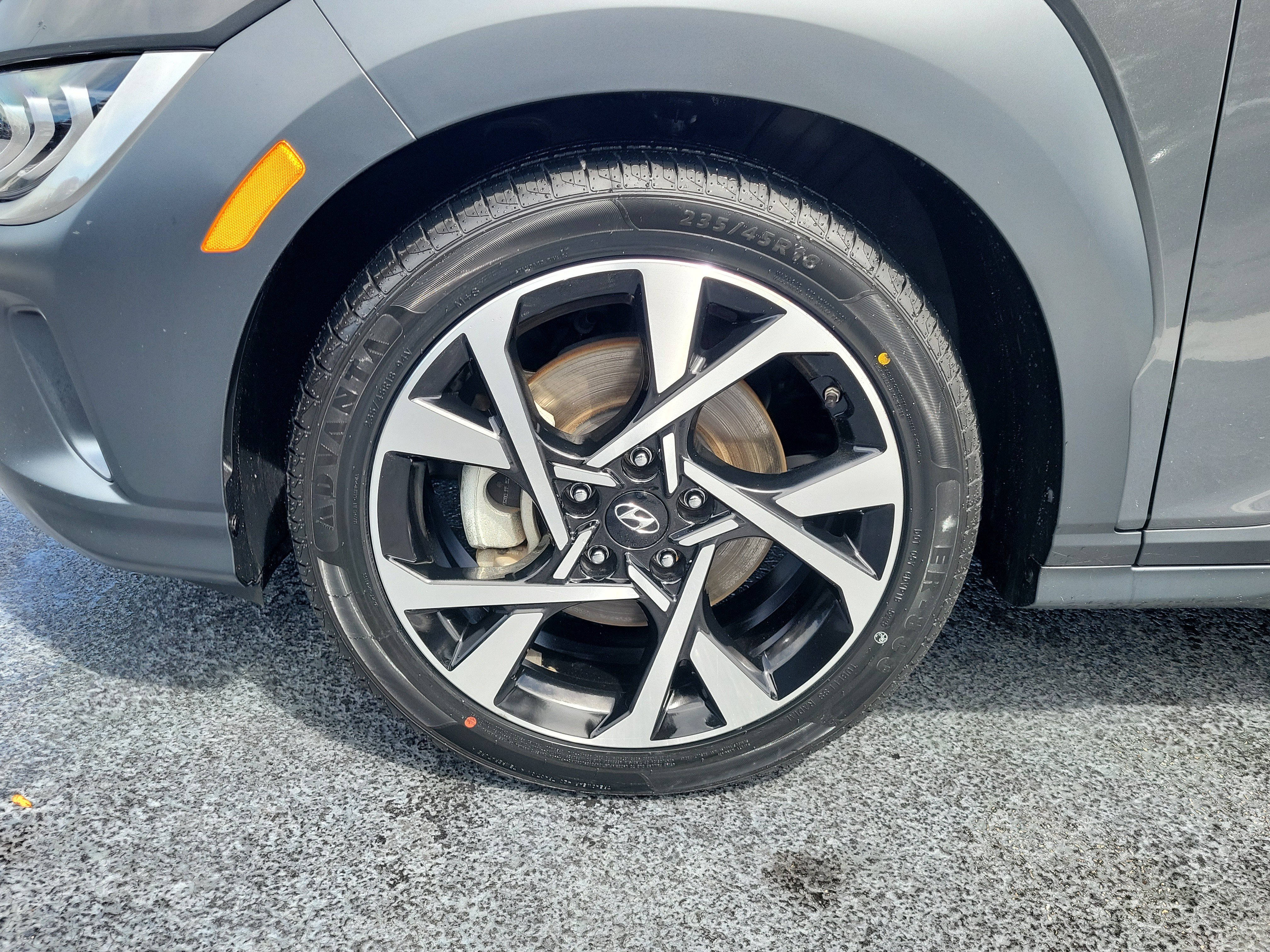 Used 2023 Hyundai Kona Limited AWD/4WD image 5