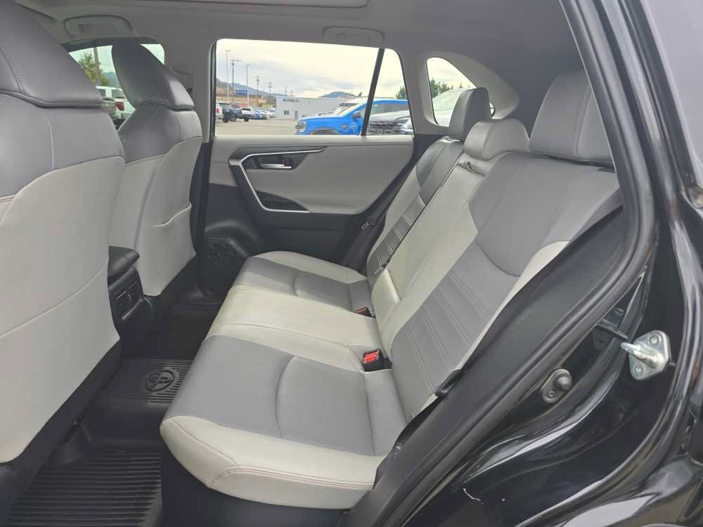 Used 2020 Toyota RAV4 Limited AWD/4WD image 16