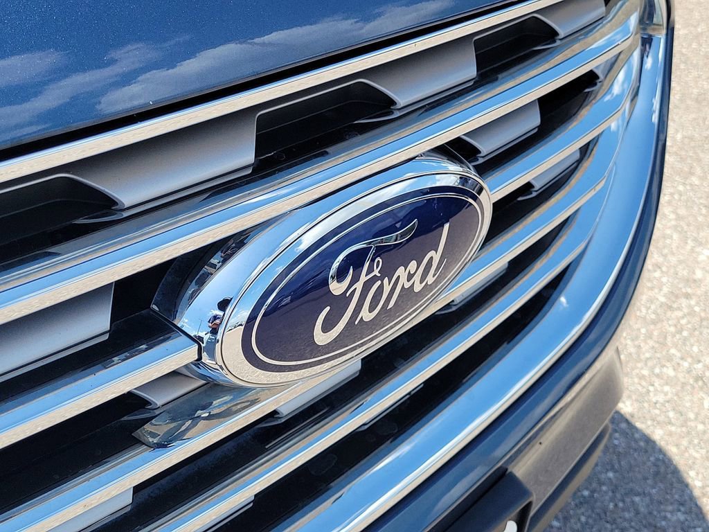 Certified 2019 Ford Edge SEL w/ Equipment Group 201A image 9