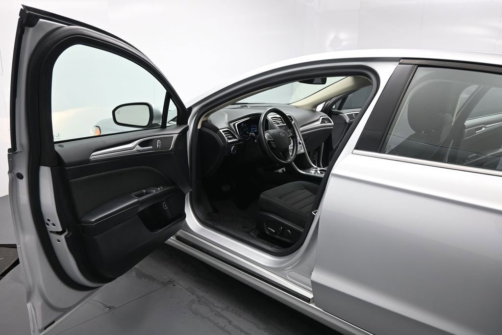 Certified 2019 Ford Fusion SE FWD image 8