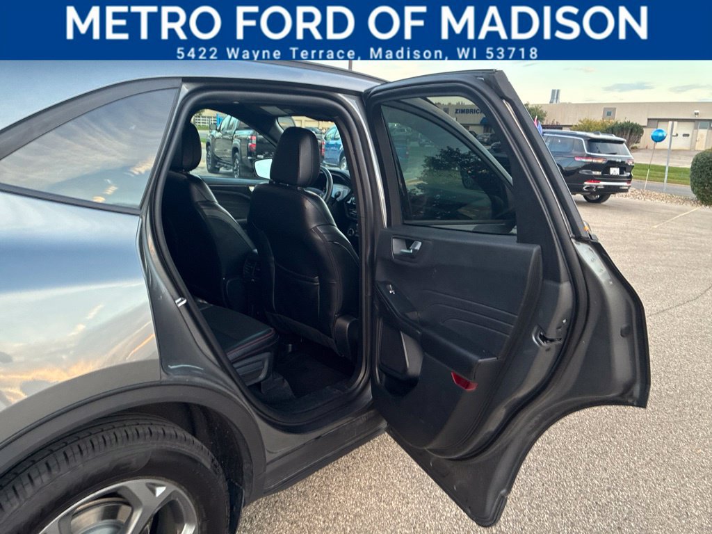 Certified 2025 Ford Escape ST-Line AWD/4WD image 38