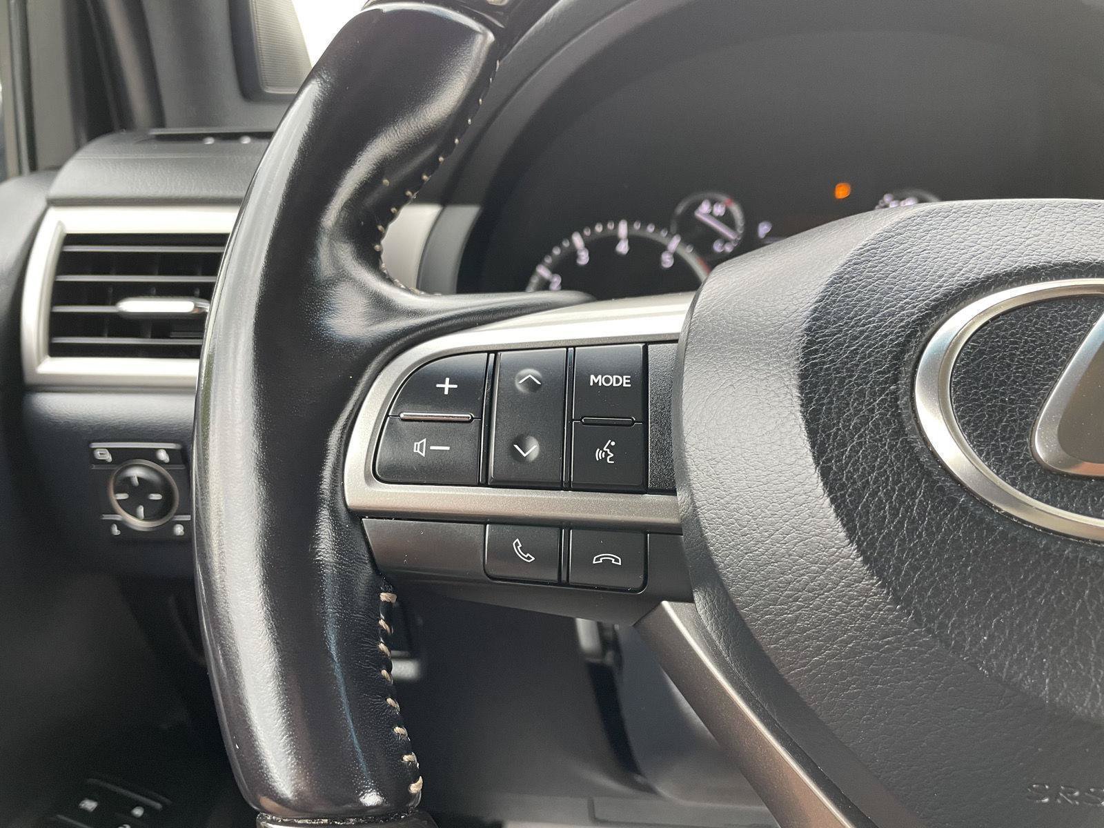 Used 2022 Lexus GX 460 Premium w/ Accessory Package AWD/4WD image 13