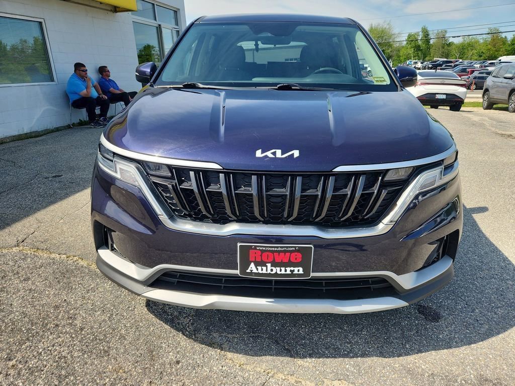 Used 2023 Kia Carnival LX image 4