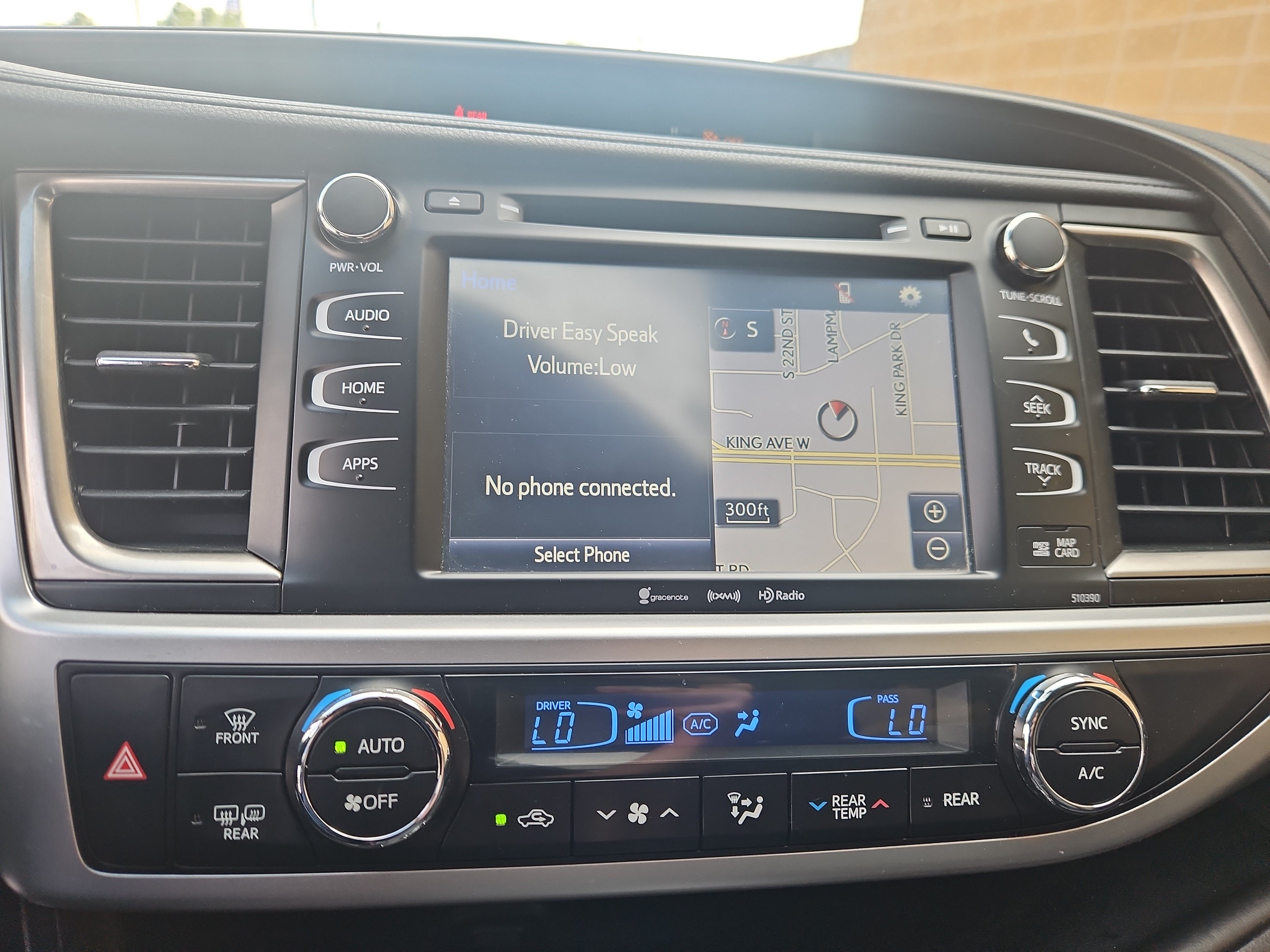 Used 2018 Toyota Highlander SE AWD/4WD image 16