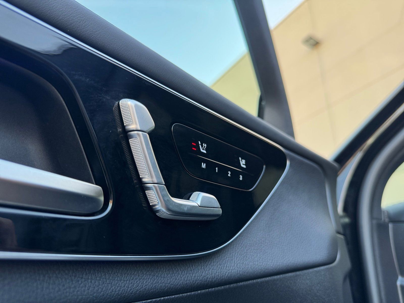 Used 2025 Mercedes-Benz GLC 300 GLC 300 image 19