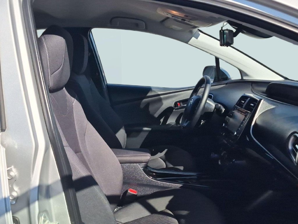 Used 2022 Toyota Prius Prime LE FWD image 27