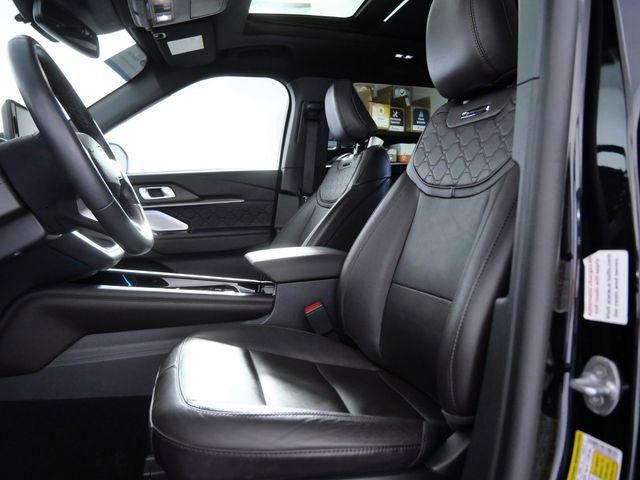 Certified 2025 Ford Explorer Platinum w/ LUX Leather Package AWD/4WD image 17