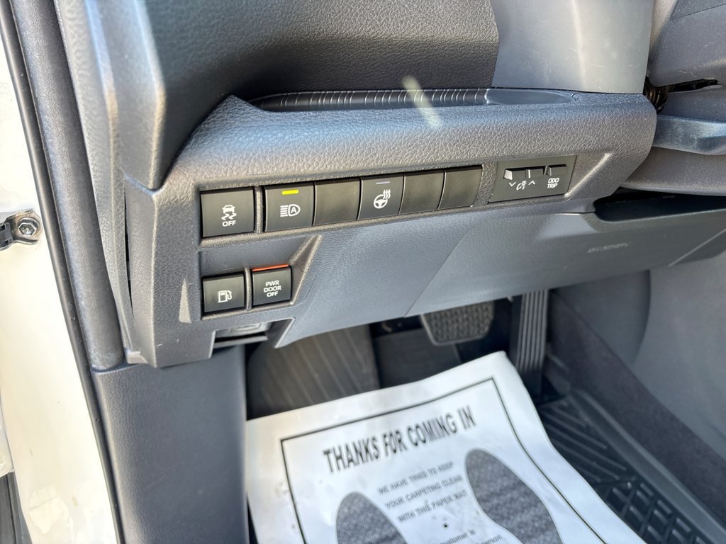 Used 2025 Toyota Sienna XSE AWD/4WD image 25