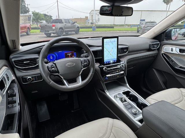 Certified 2023 Ford Explorer Platinum w/ Technology Package AWD/4WD image 18