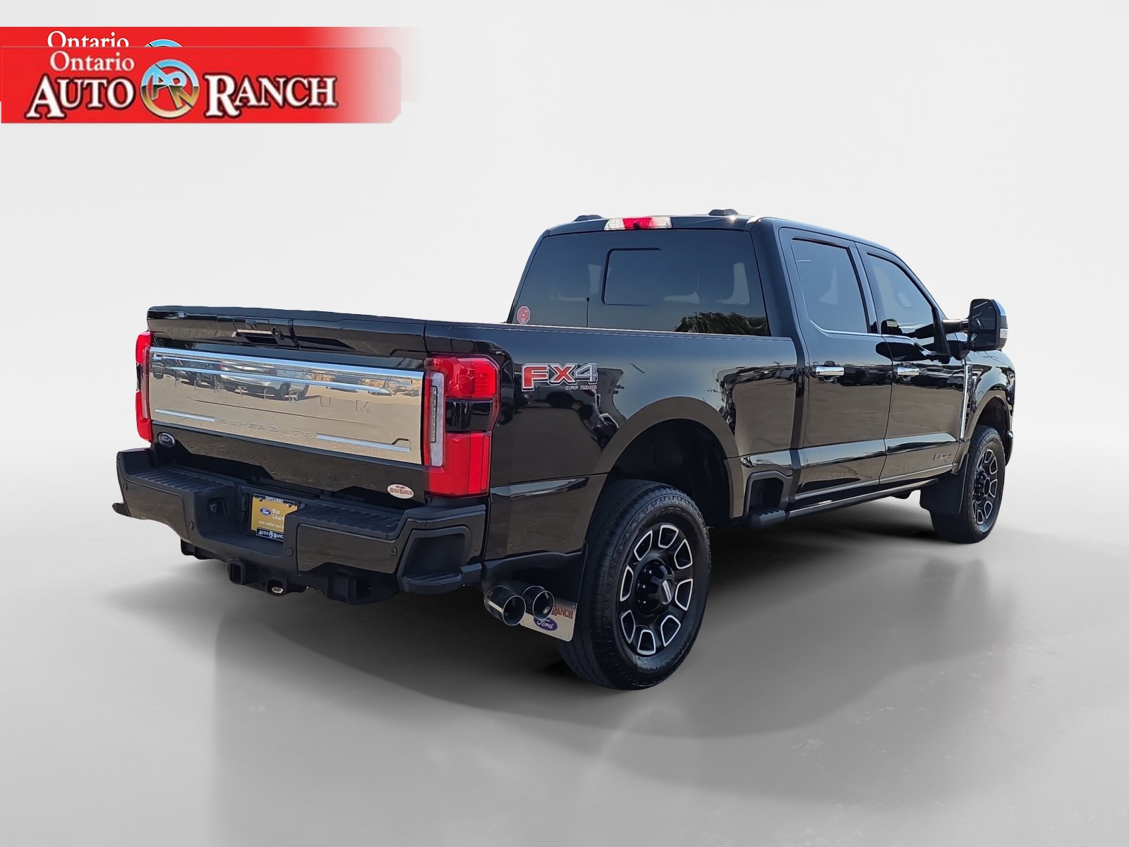 Certified 2024 Ford F350 Platinum w/ FX4 Off-Road Package AWD/4WD image 5