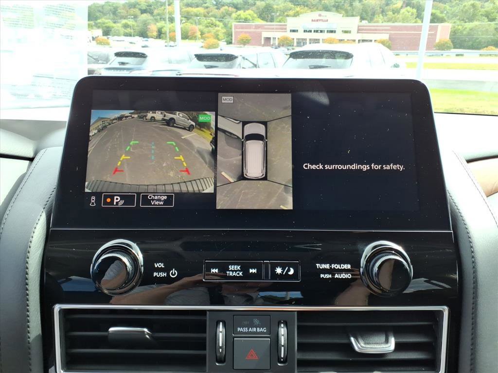 Used 2024 Nissan Armada SL w/ Captain's Chairs Package image 16