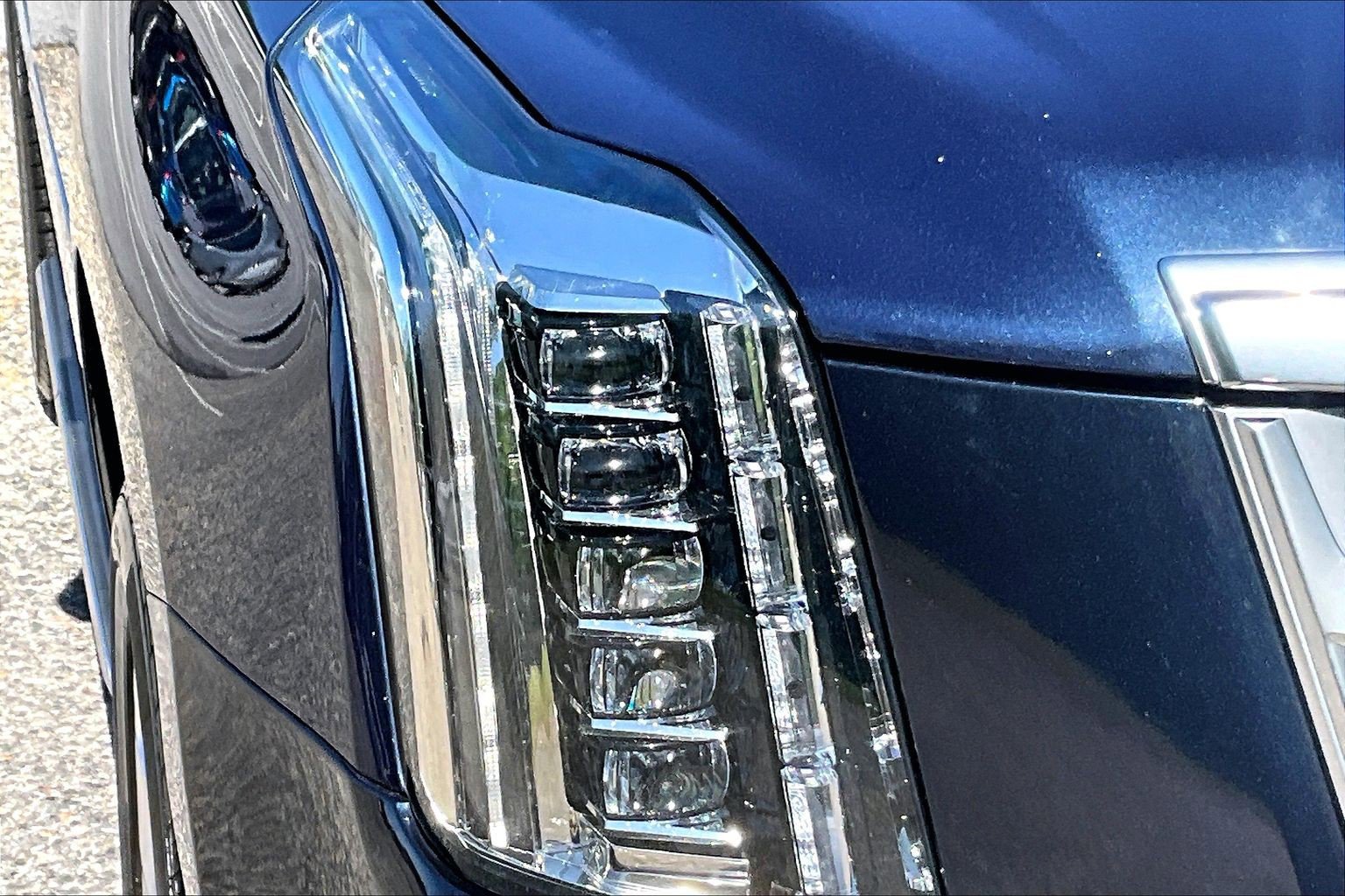 Used 2020 Cadillac Escalade Luxury AWD/4WD image 30