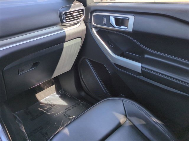 Certified 2022 Ford Explorer XLT w/ Equipment Group 202A image 17