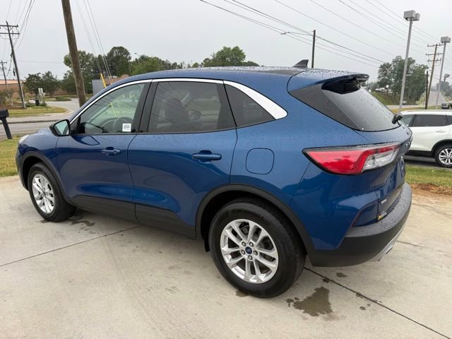 Certified 2022 Ford Escape SE w/ Cold Weather Package AWD/4WD image 8