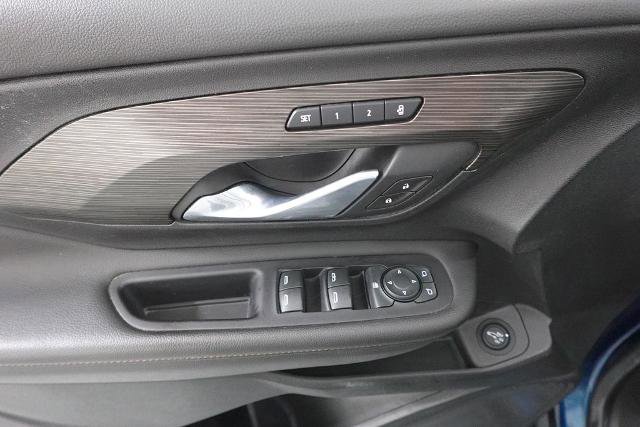 Used 2020 GMC Terrain SLT w/ Preferred Package image 9