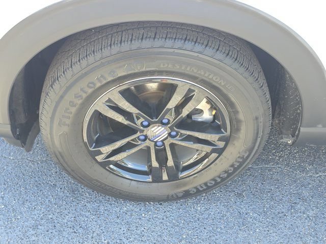Certified 2020 Ford Explorer XLT w/ Equipment Group 202A RWD image 8
