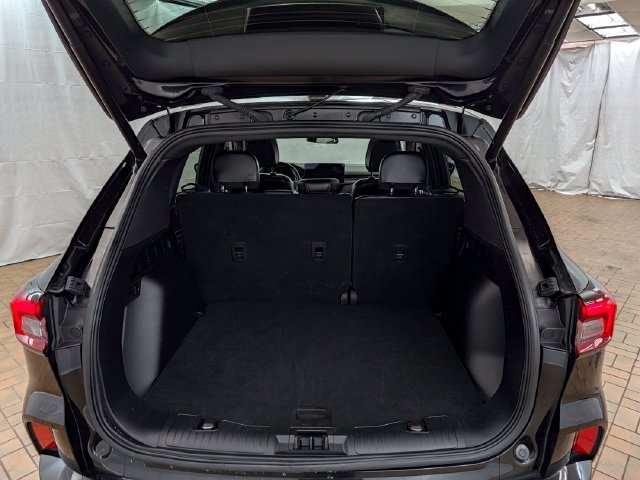Certified 2023 Ford Escape ST-Line w/ Tech Pack #1 AWD/4WD image 18