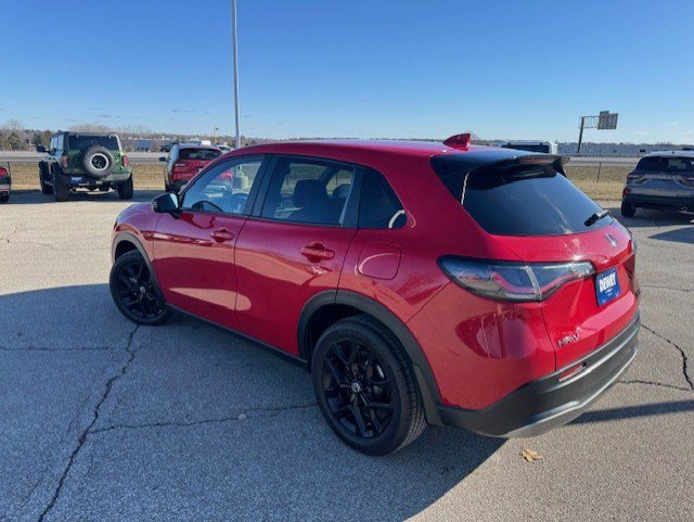 Used 2024 Honda HR-V Sport image 3