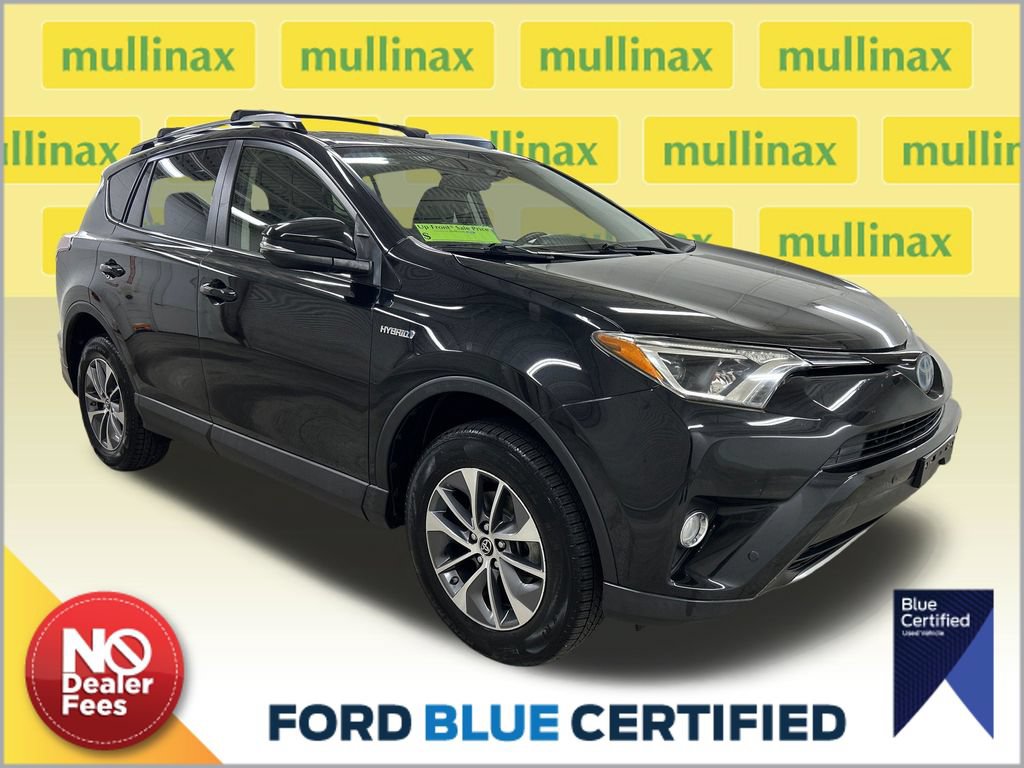 Used 2018 Toyota RAV4 XLE AWD/4WD image 1