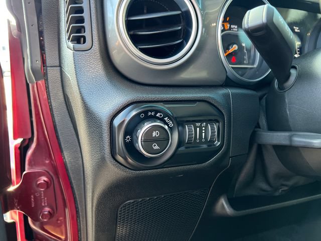 Used 2021 Jeep Gladiator Overland AWD/4WD image 10